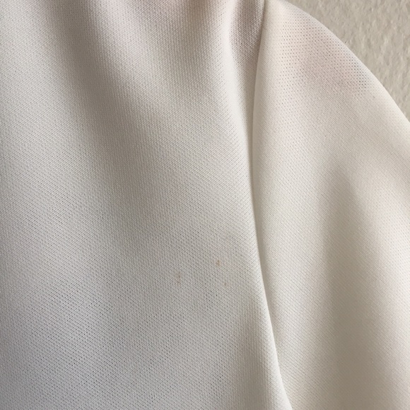 The Porcelain Blouse - Picture 5 of 6